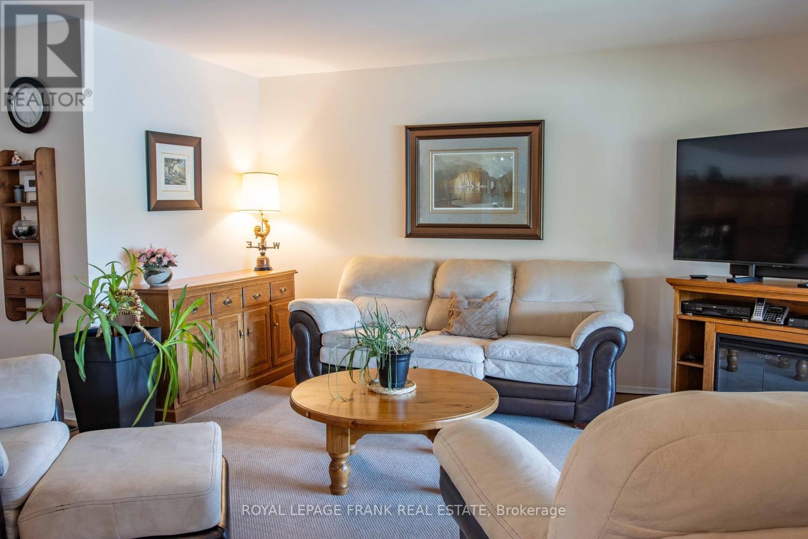












46 SOUTH BAPTISTE LAKE ROAD

,
Hastings Highlands (Herschel Ward),




Ontario
K0L1C0

