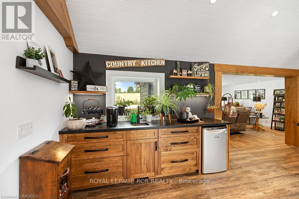 












408082 GREY 4 ROAD

,
Grey Highlands,




Ontario
N0C1J0

