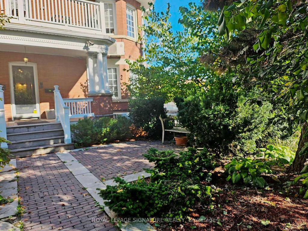 









1


Maynard

Avenue South,
Toronto,




ON
M6K 2Z7

