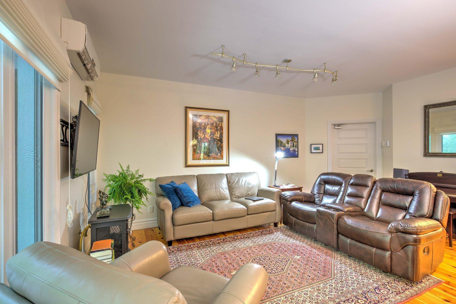 









21


Ch. Burnside

,
La Pêche,




QC
J0X3G0

