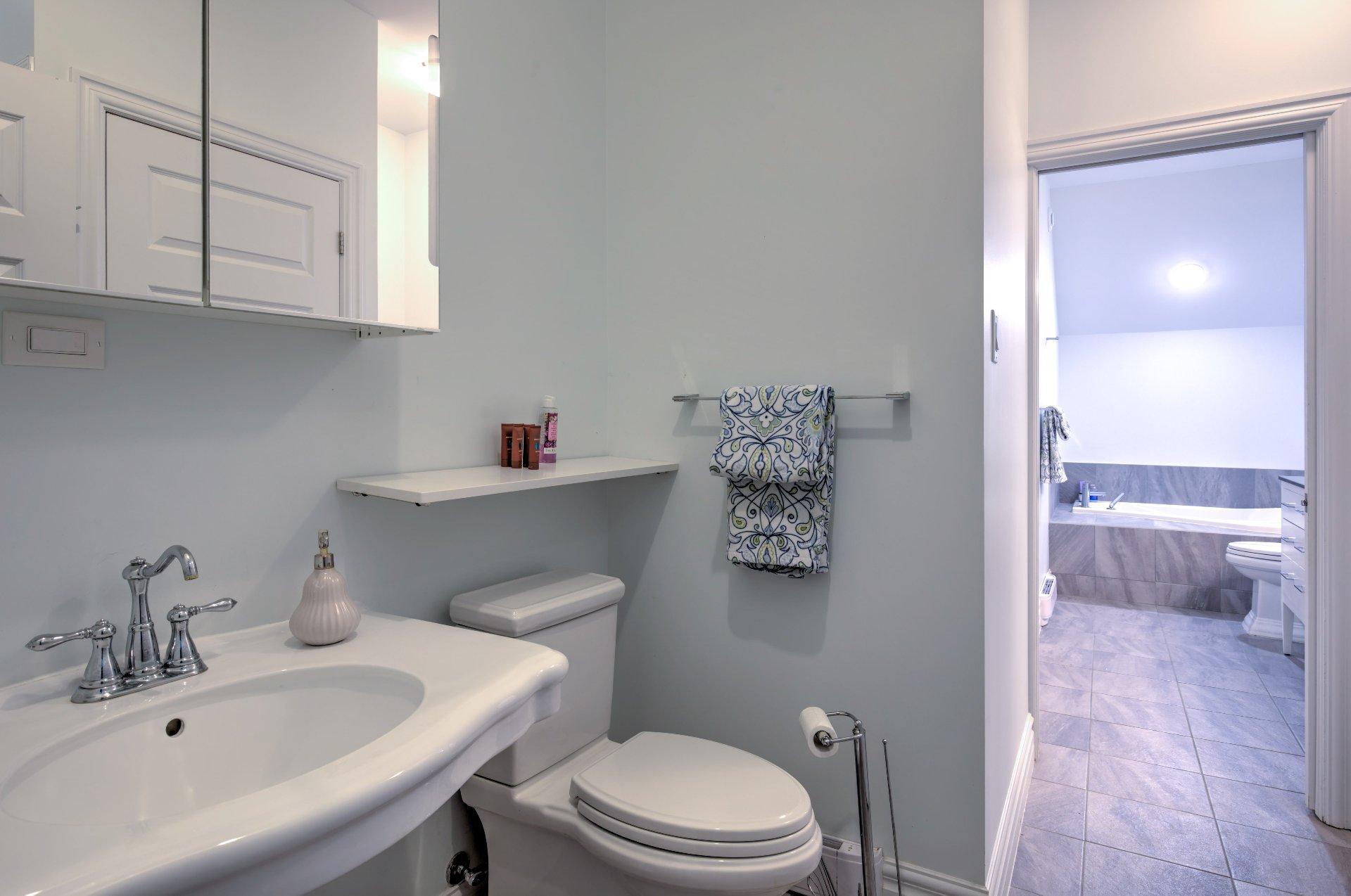 









21


Ch. Burnside

,
La Pêche,




QC
J0X3G0

