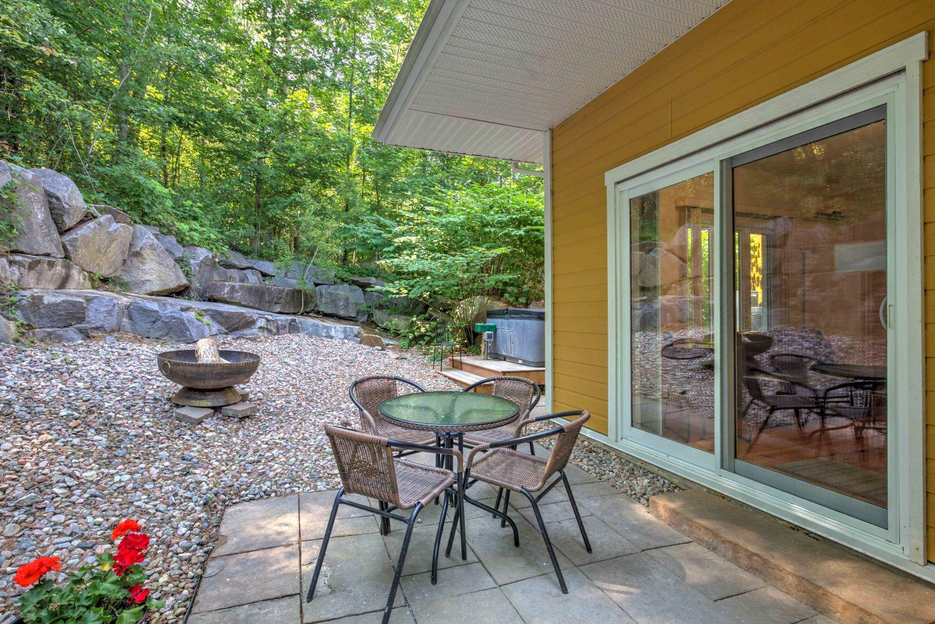 









21


Ch. Burnside

,
La Pêche,




QC
J0X3G0

