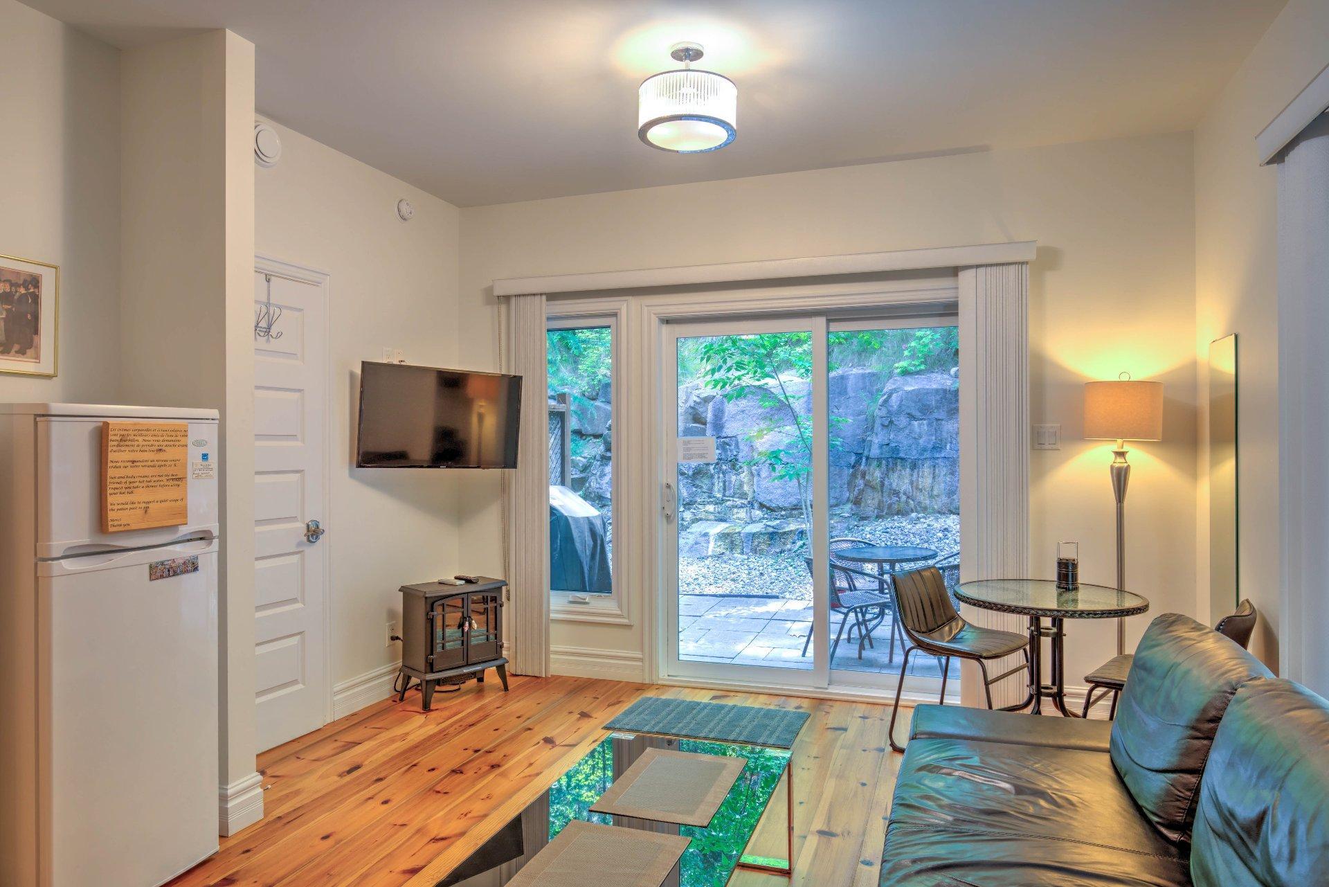 









21


Ch. Burnside

,
La Pêche,




QC
J0X3G0

