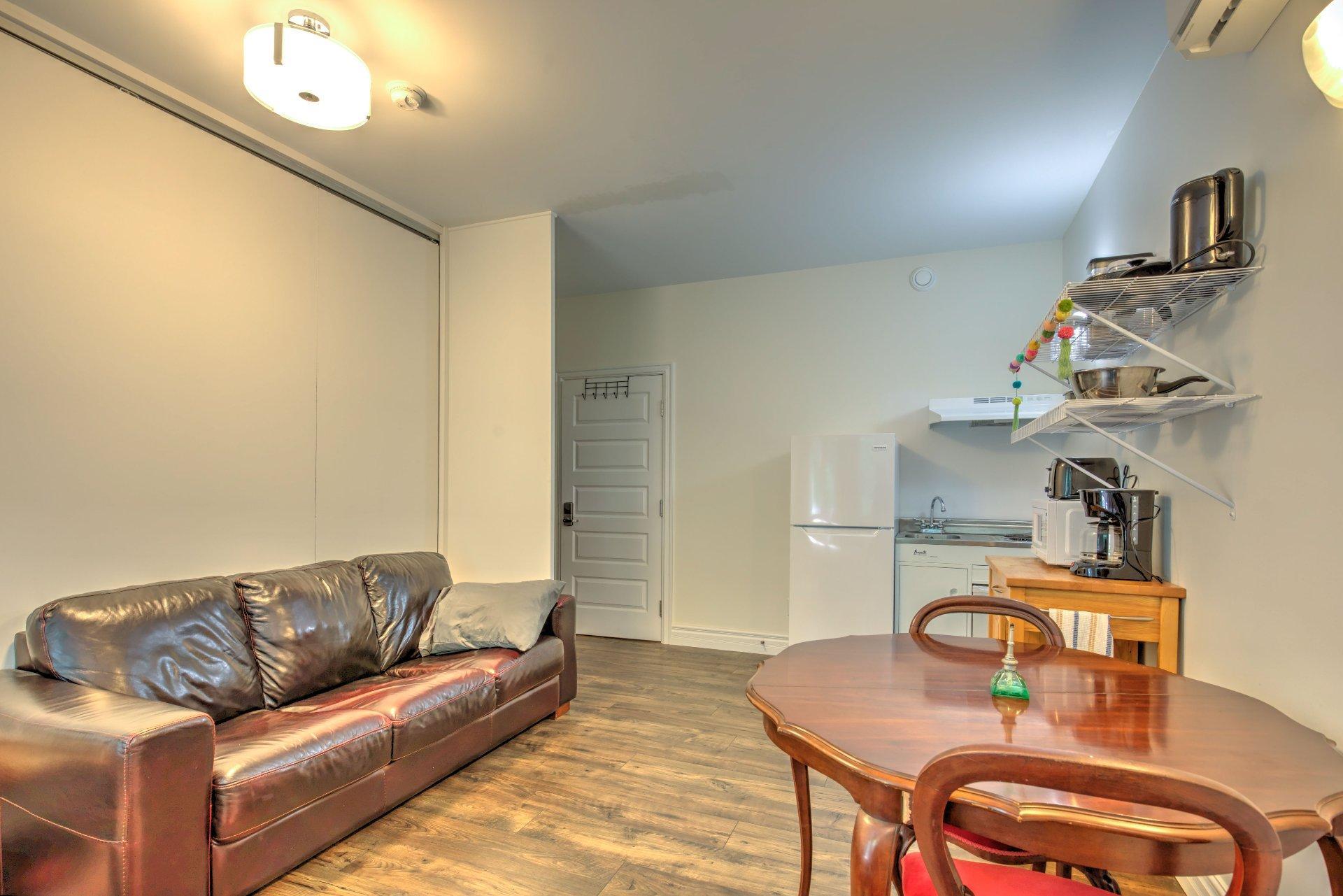 









21


Ch. Burnside

,
La Pêche,




QC
J0X3G0

