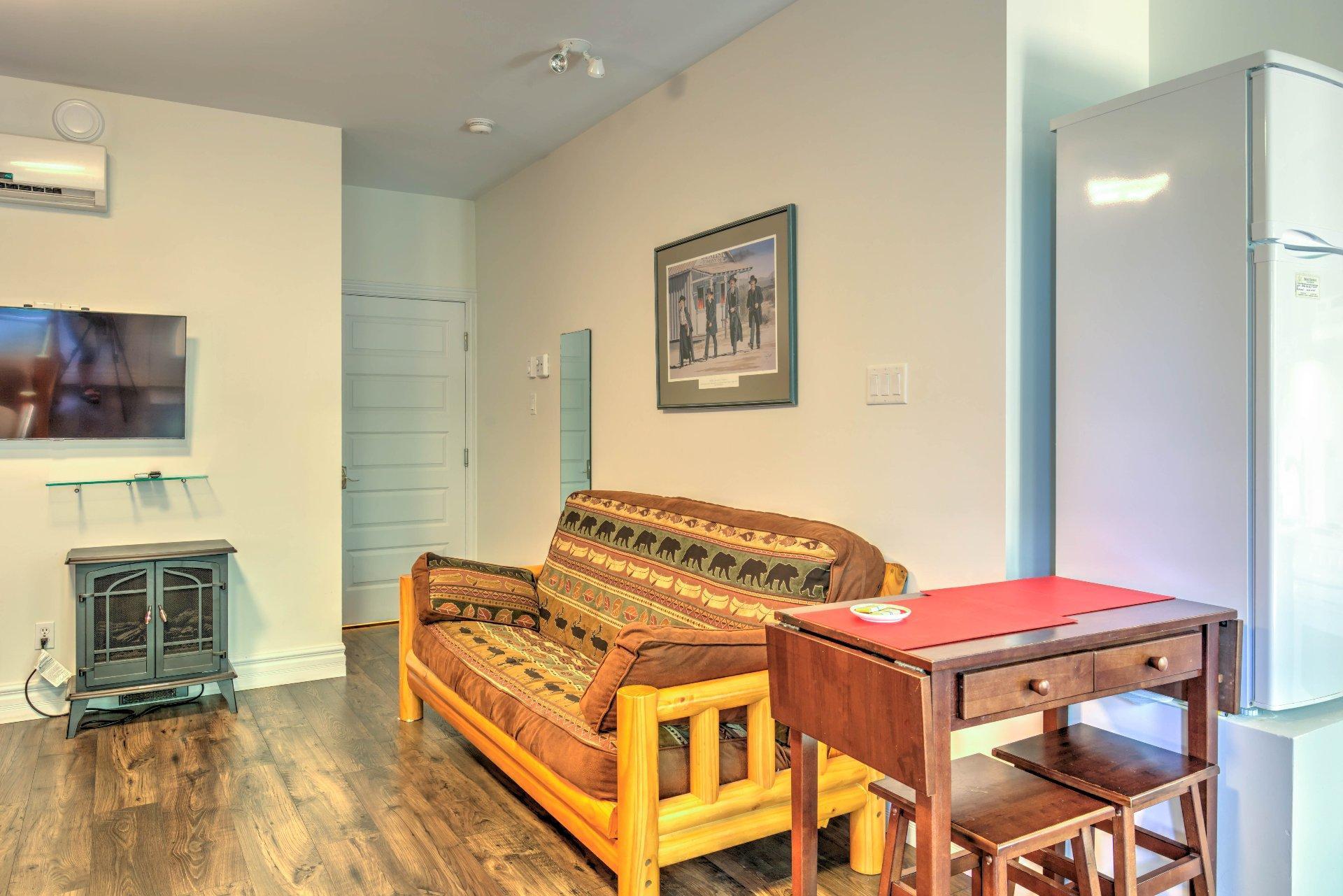 









21


Ch. Burnside

,
La Pêche,




QC
J0X3G0

