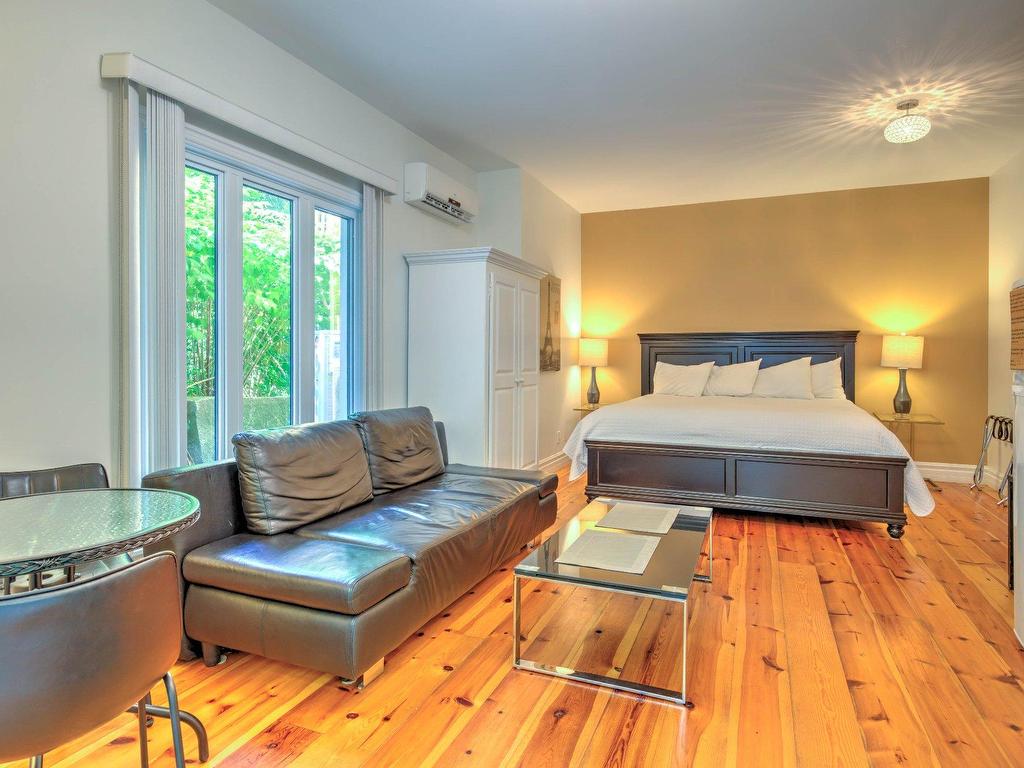 









21Z


Ch. Burnside

,
La Pêche,




QC
J0X3G0

