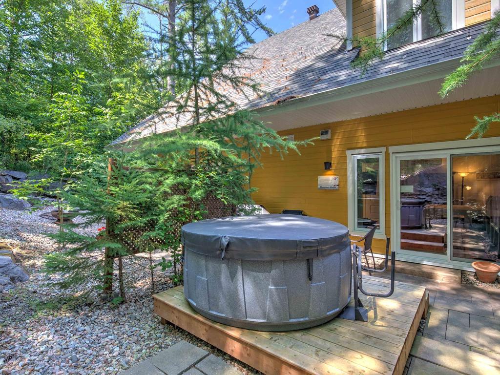 









21Z


Ch. Burnside

,
La Pêche,




QC
J0X3G0

