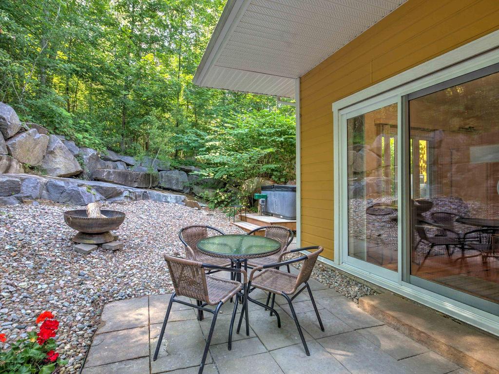 









21Z


Ch. Burnside

,
La Pêche,




QC
J0X3G0

