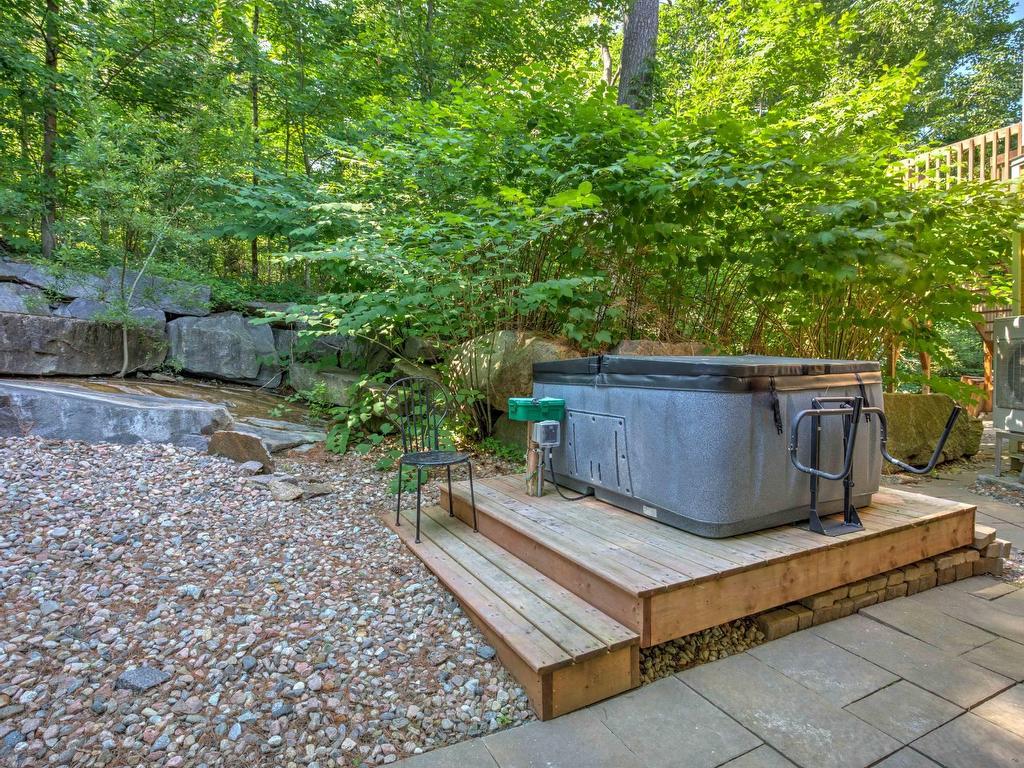 









21Z


Ch. Burnside

,
La Pêche,




QC
J0X3G0

