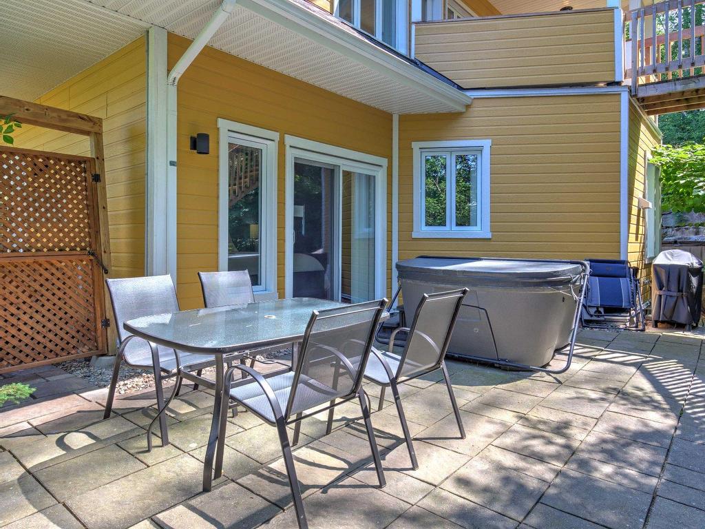 









21Z


Ch. Burnside

,
La Pêche,




QC
J0X3G0


