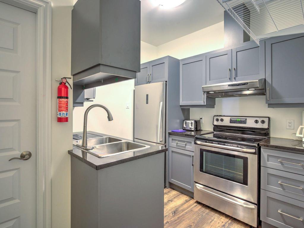 









21Z


Ch. Burnside

,
La Pêche,




QC
J0X3G0

