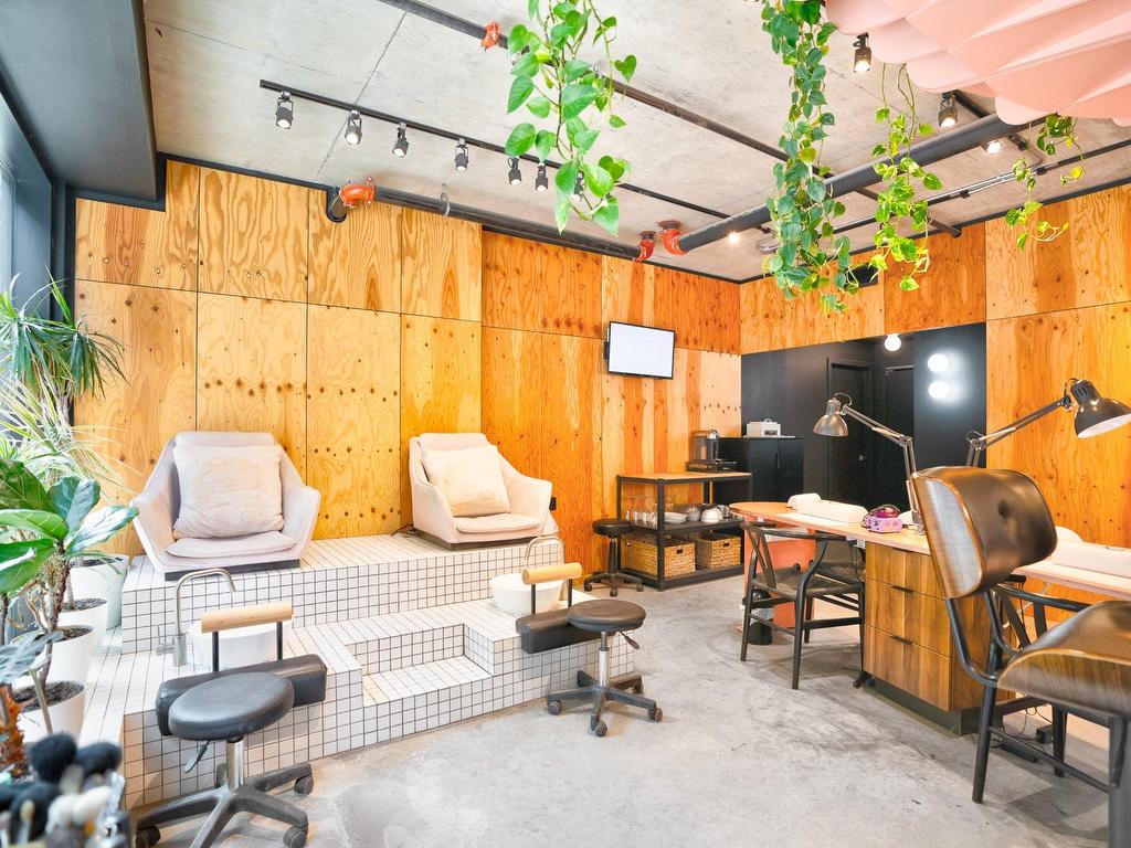 









168


Rue Ann

,
Montréal (Le Sud-Ouest),




QC
H3C2J8

