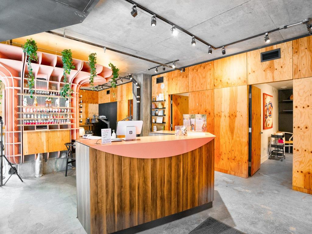 









168


Rue Ann

,
Montréal (Le Sud-Ouest),




QC
H3C2J8

