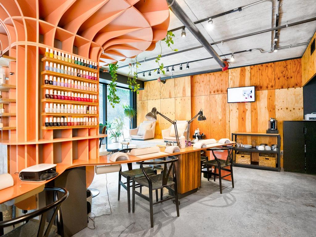 









168


Rue Ann

,
Montréal (Le Sud-Ouest),




QC
H3C2J8

