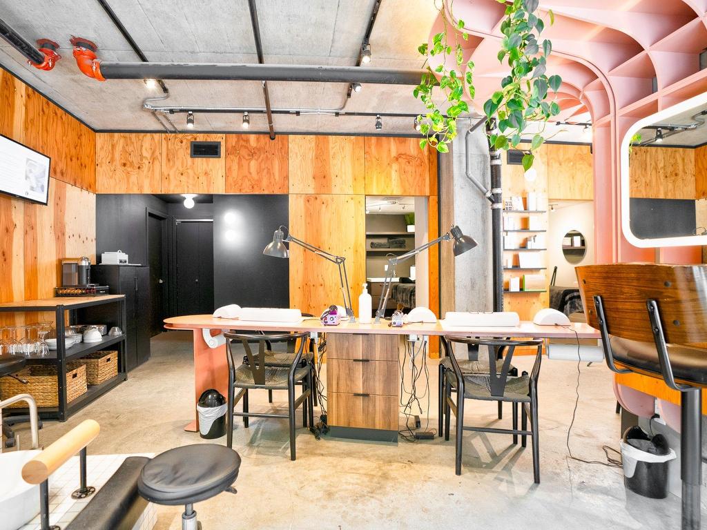 









168


Rue Ann

,
Montréal (Le Sud-Ouest),




QC
H3C2J8

