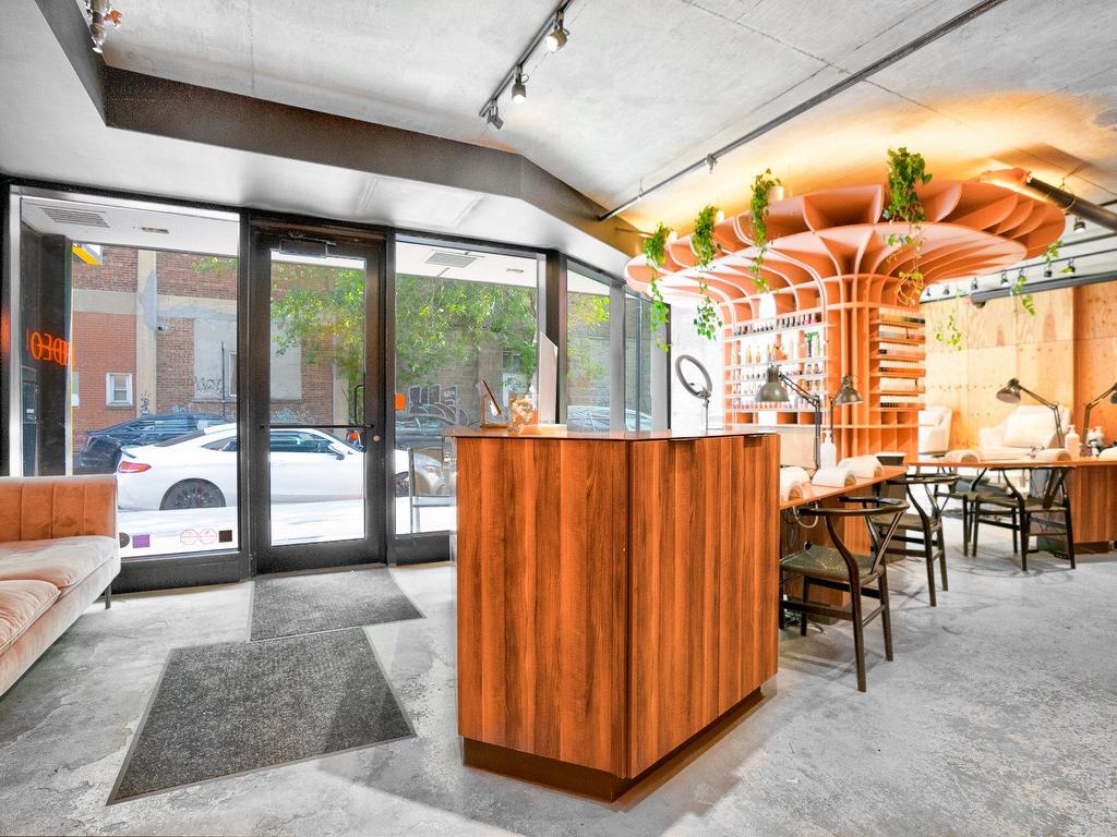 









168


Rue Ann

,
Montréal (Le Sud-Ouest),




QC
H3C2J8

