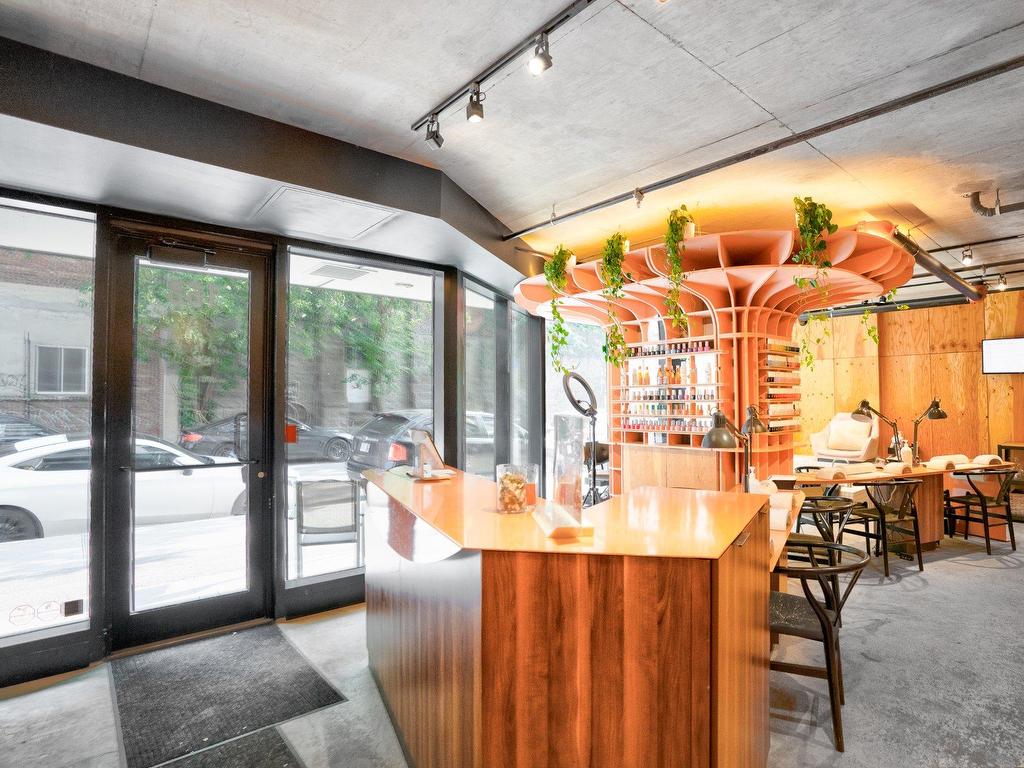 









168


Rue Ann

,
Montréal (Le Sud-Ouest),




QC
H3C2J8

