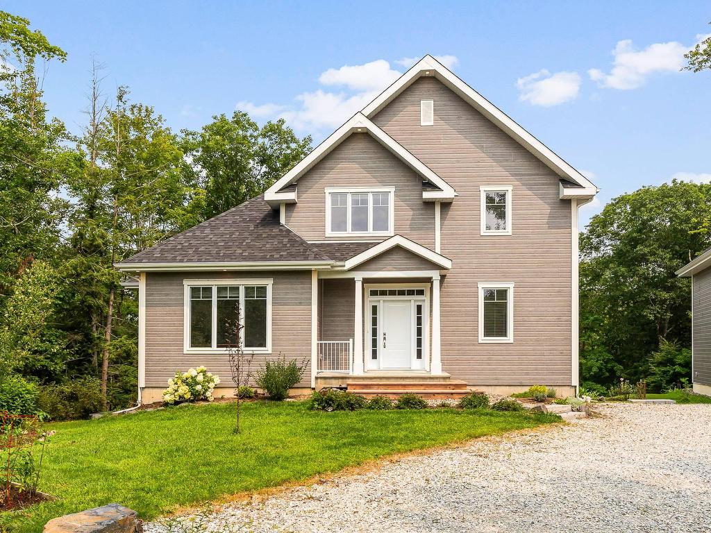 









4


Rue de la Rivière

,
Lac-Brome,




QC
J0E1R0

