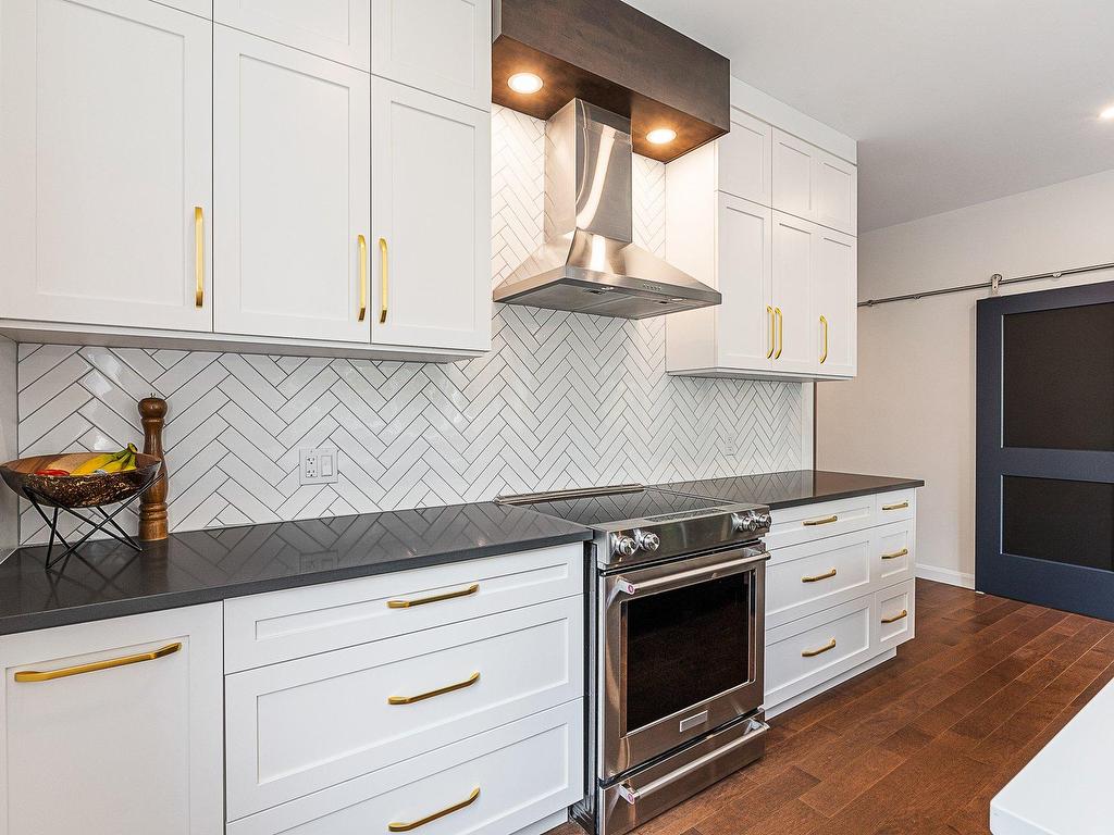 









4


Rue de la Rivière

,
Lac-Brome,




QC
J0E1R0

