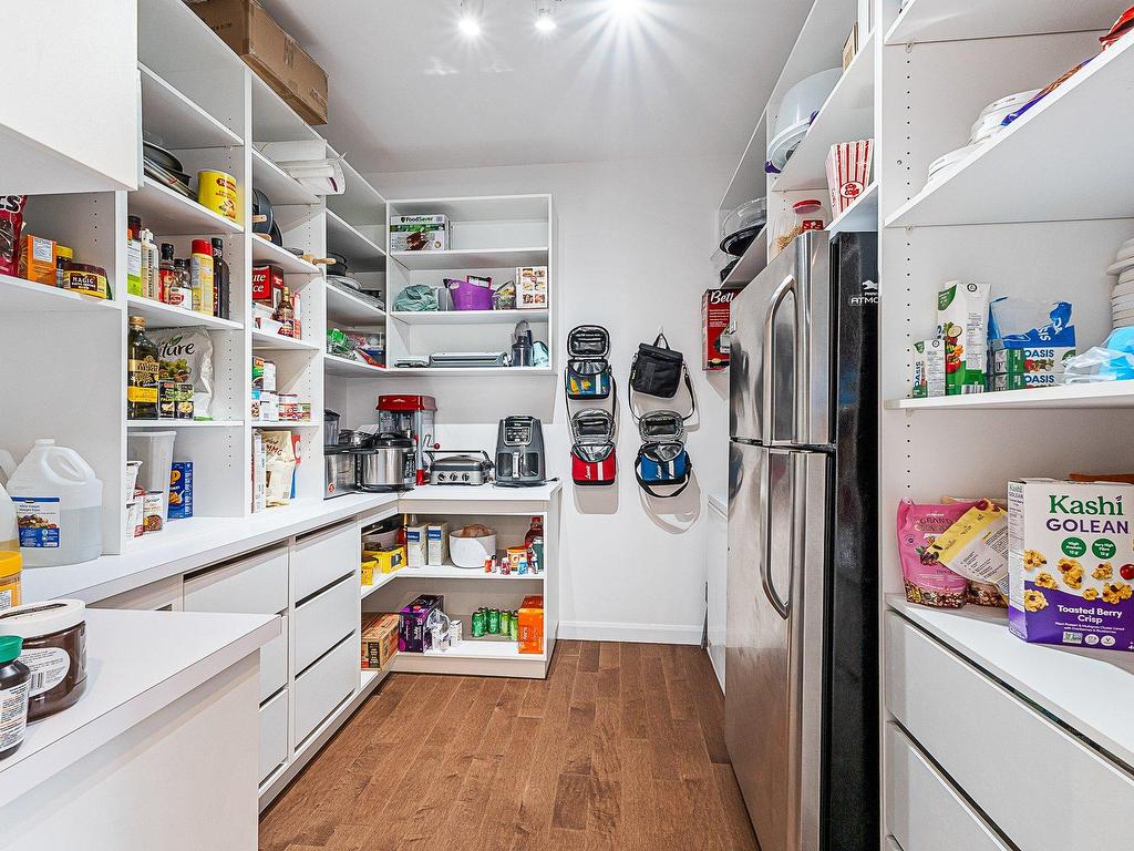 









4


Rue de la Rivière

,
Lac-Brome,




QC
J0E1R0

