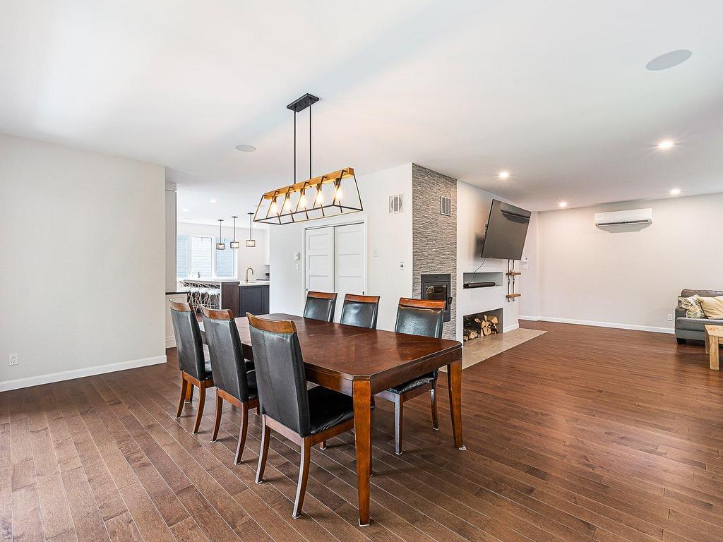 









4


Rue de la Rivière

,
Lac-Brome,




QC
J0E1R0

