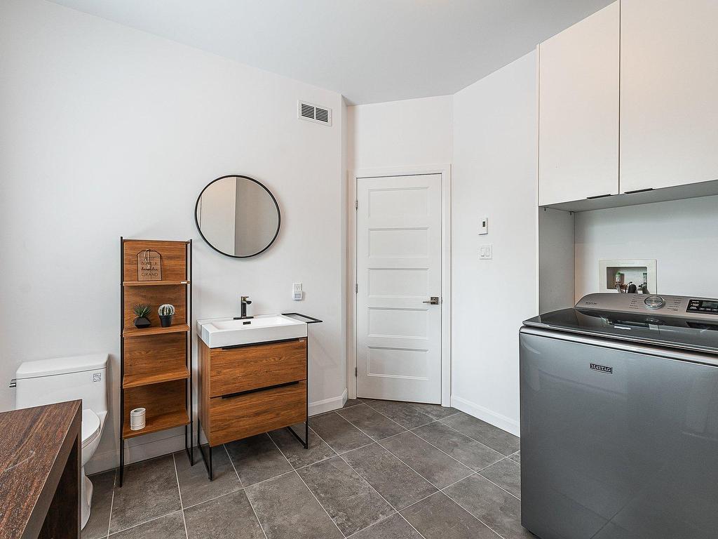 









4


Rue de la Rivière

,
Lac-Brome,




QC
J0E1R0

