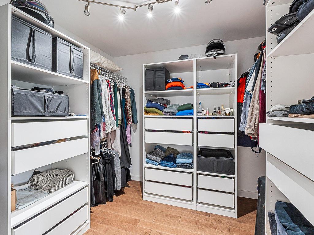 









4


Rue de la Rivière

,
Lac-Brome,




QC
J0E1R0

