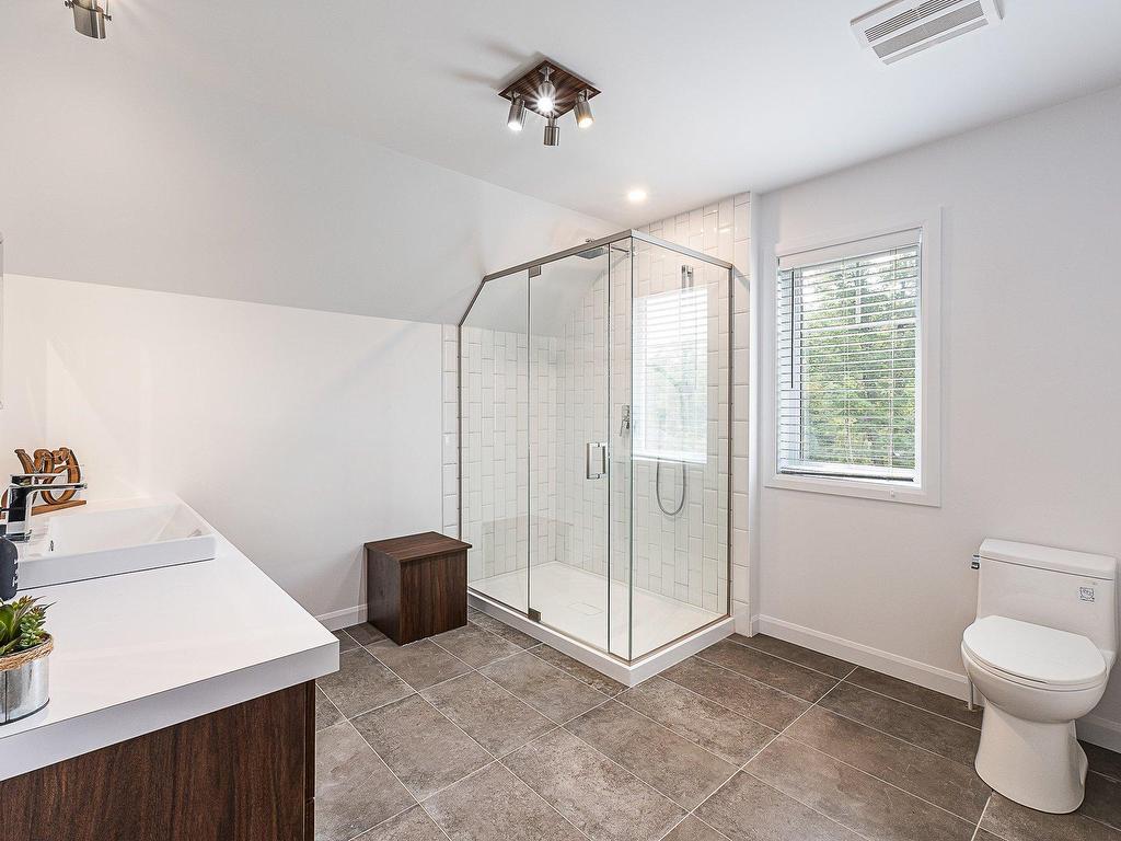 









4


Rue de la Rivière

,
Lac-Brome,




QC
J0E1R0

