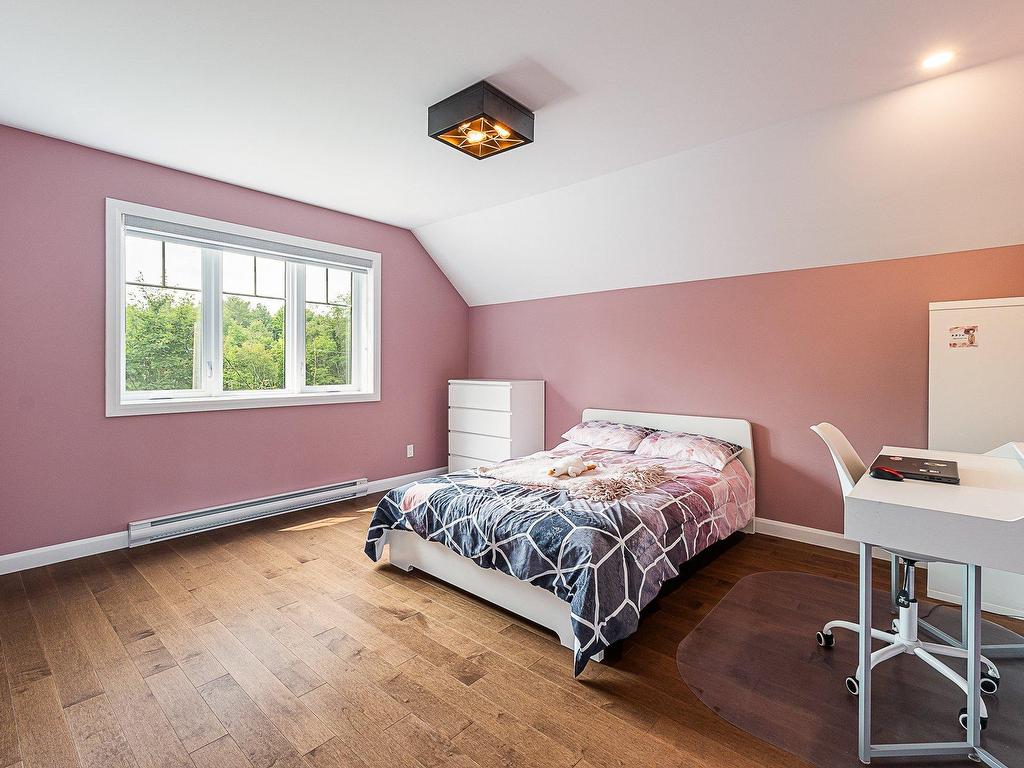 









4


Rue de la Rivière

,
Lac-Brome,




QC
J0E1R0

