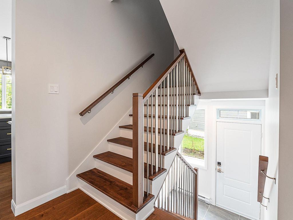 









4


Rue de la Rivière

,
Lac-Brome,




QC
J0E1R0

