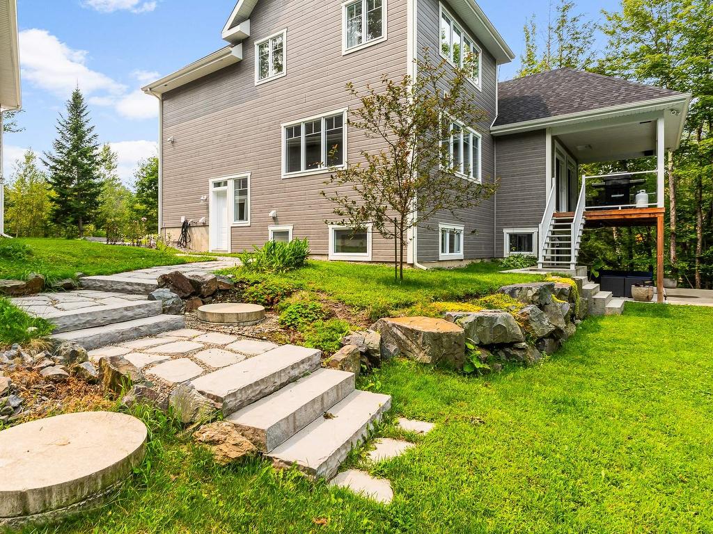 









4


Rue de la Rivière

,
Lac-Brome,




QC
J0E1R0

