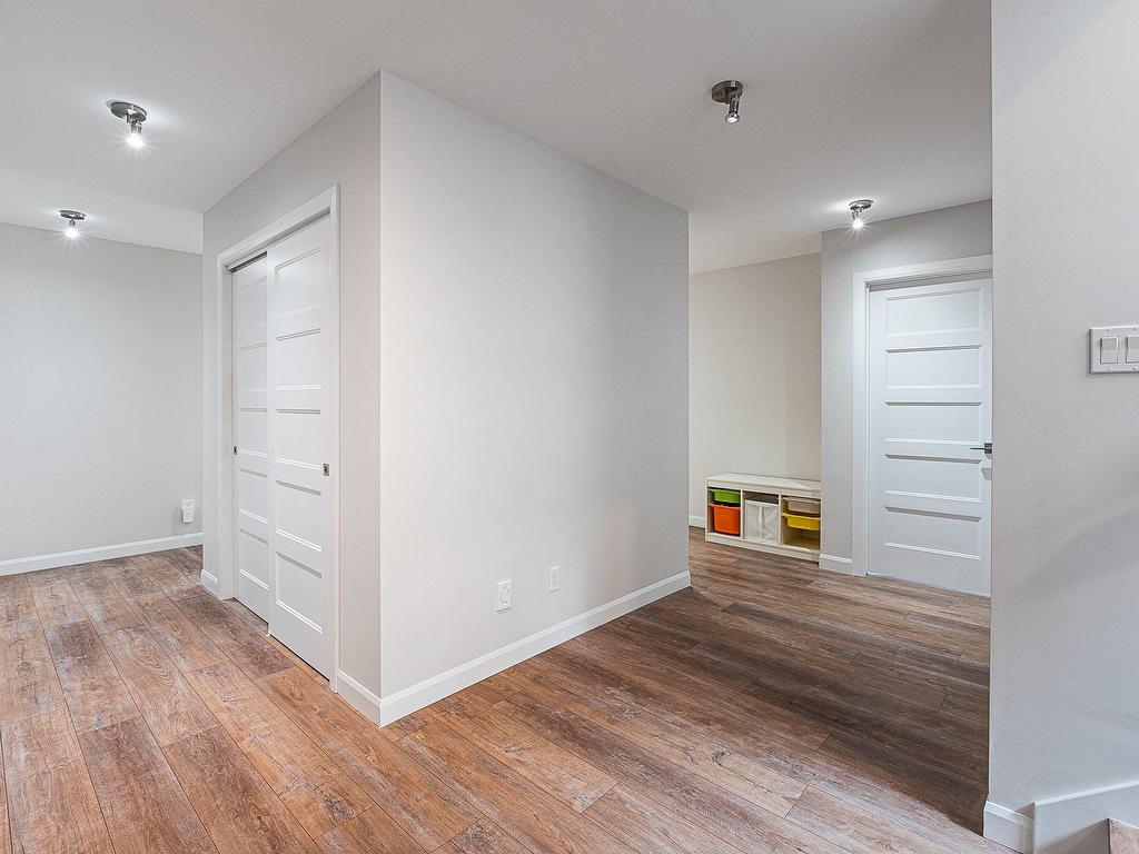 









4


Rue de la Rivière

,
Lac-Brome,




QC
J0E1R0

