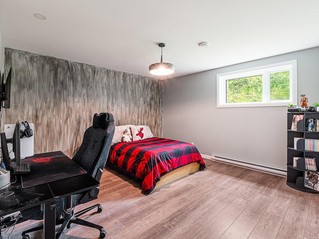 









4


Rue de la Rivière

,
Lac-Brome,




QC
J0E1R0


