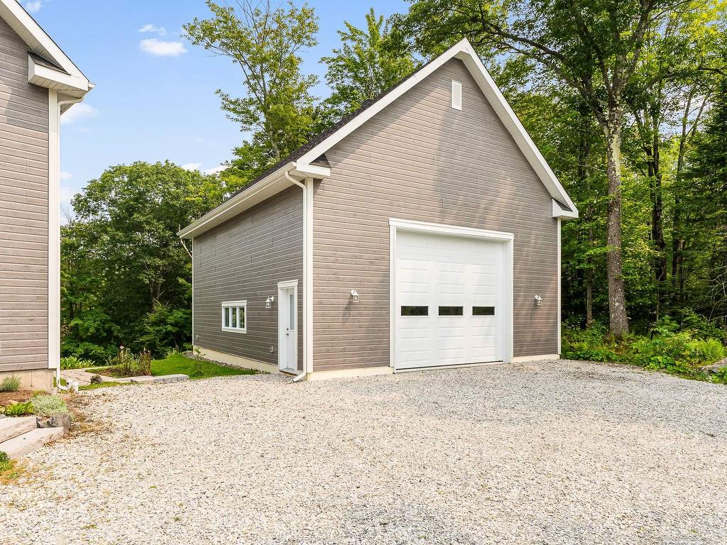 









4


Rue de la Rivière

,
Lac-Brome,




QC
J0E1R0

