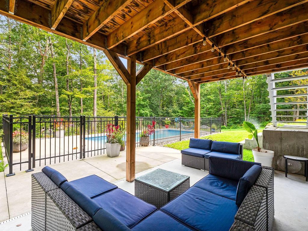 









4


Rue de la Rivière

,
Lac-Brome,




QC
J0E1R0

