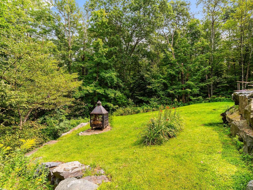 









4


Rue de la Rivière

,
Lac-Brome,




QC
J0E1R0


