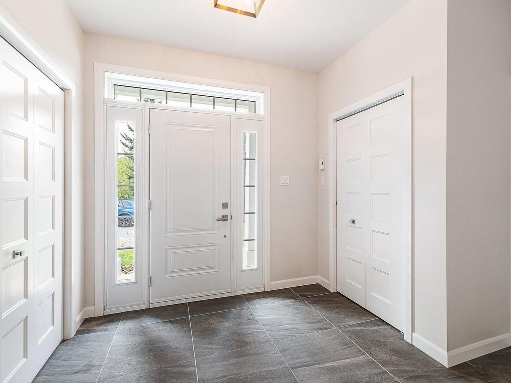 









4


Rue de la Rivière

,
Lac-Brome,




QC
J0E1R0

