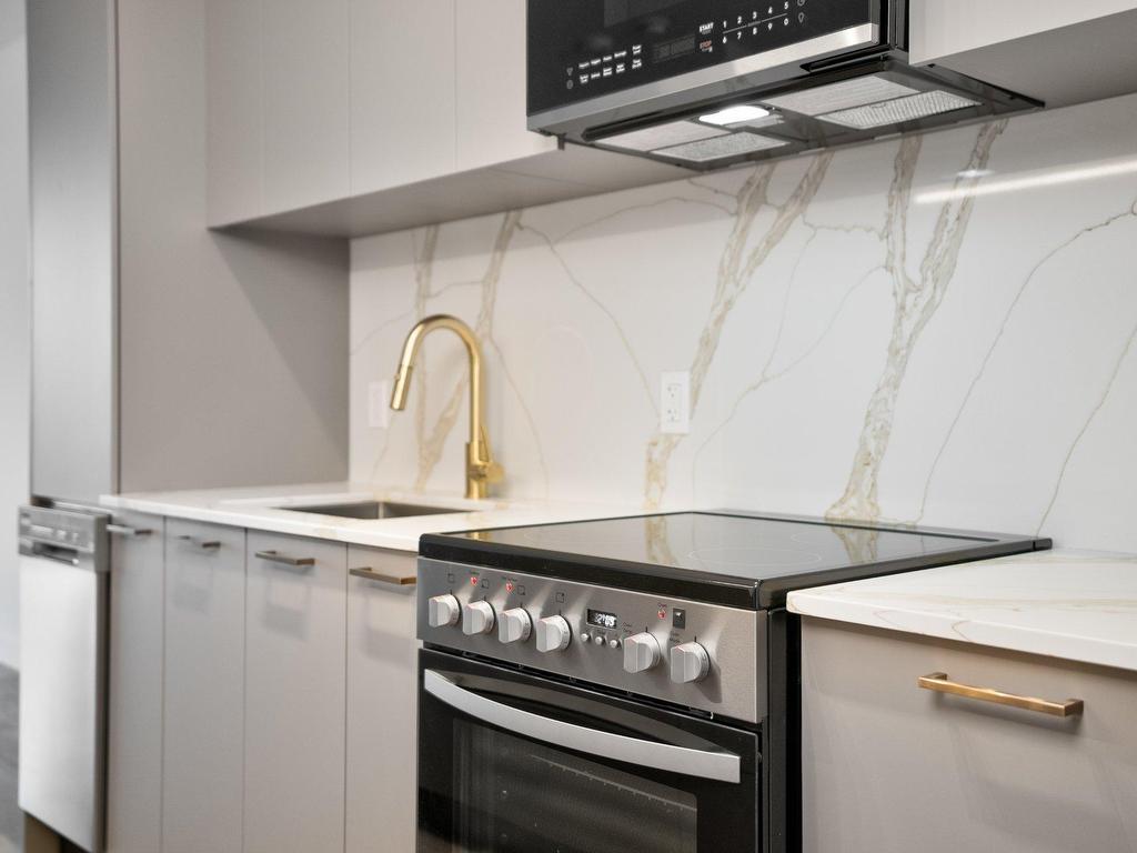 









1020


Rue Levert

, 205,
Montréal (Verdun/Île-des-Soeurs),




QC
H3E0G4

