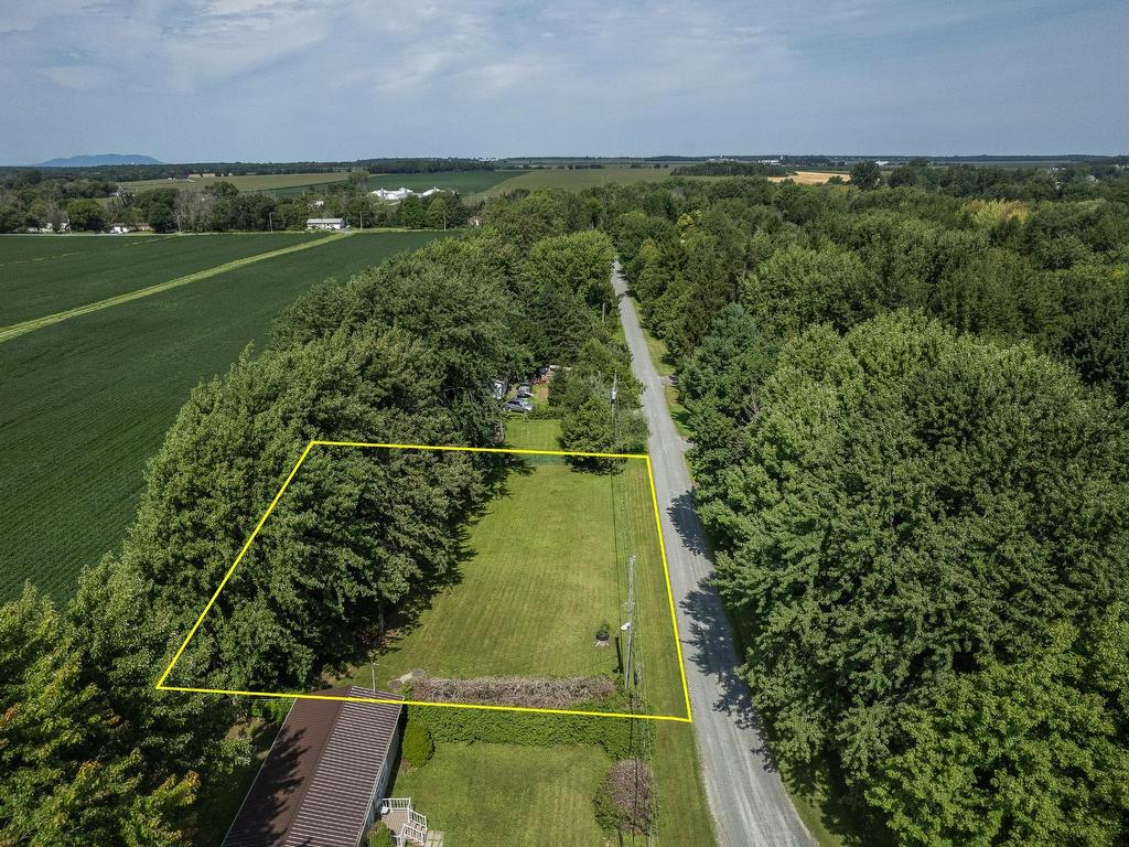 









238


Rue des Cèdres

,
Saint-Pie,







QC
J0H1W0

