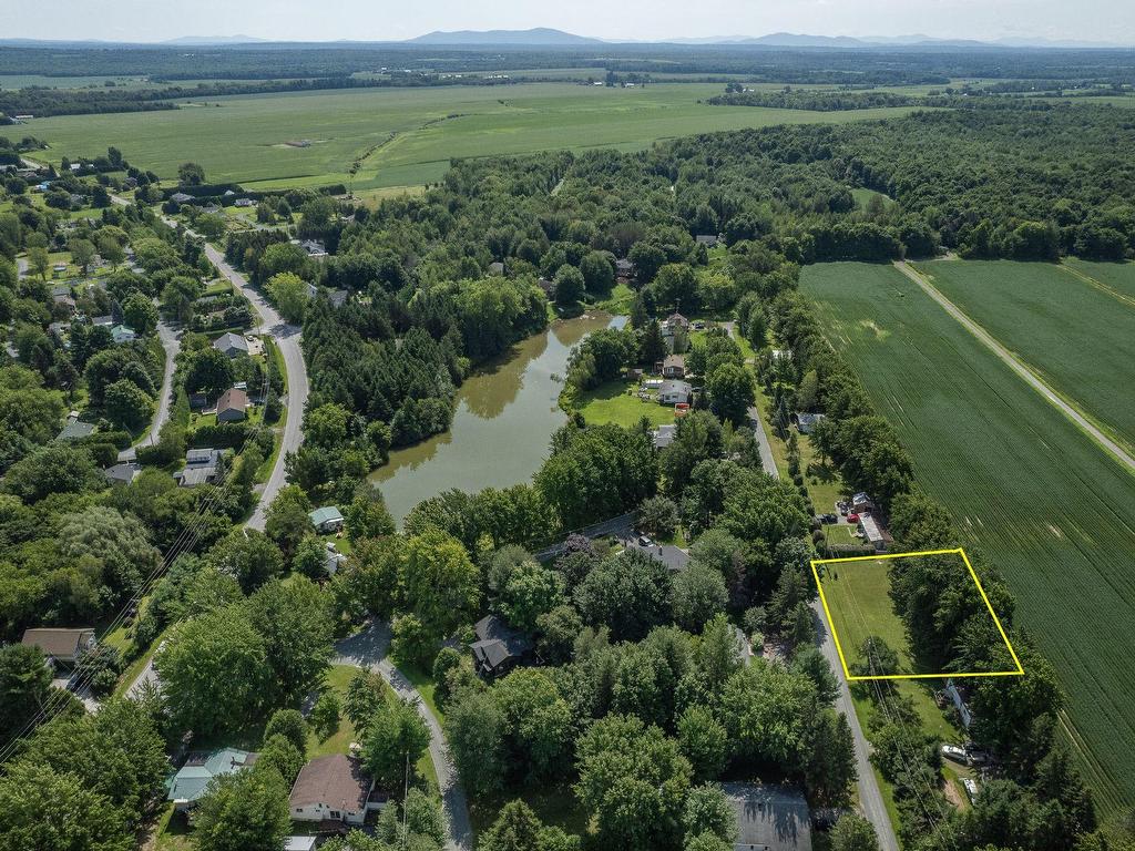 









238


Rue des Cèdres

,
Saint-Pie,







QC
J0H1W0

