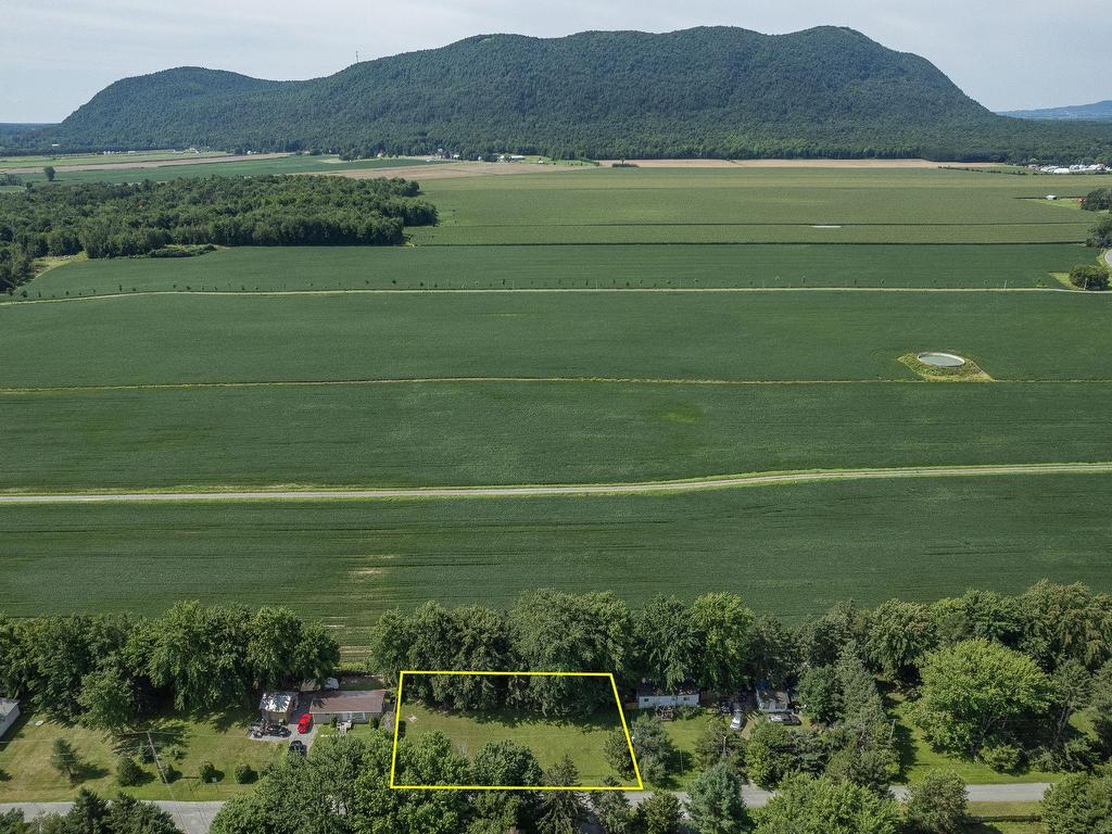 









238


Rue des Cèdres

,
Saint-Pie,







QC
J0H1W0

