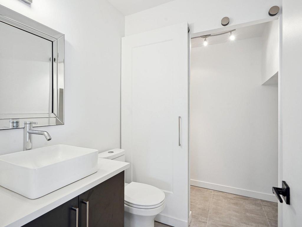 









15


Place du Soleil

, 301,
Montréal (Verdun/Île-des-Soeurs),




QC
H3E1P7

