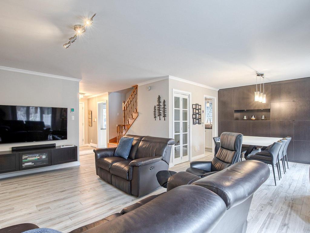 









370


Rue Léotable-Dubuc

,
La Prairie,




QC
J5R5M4

