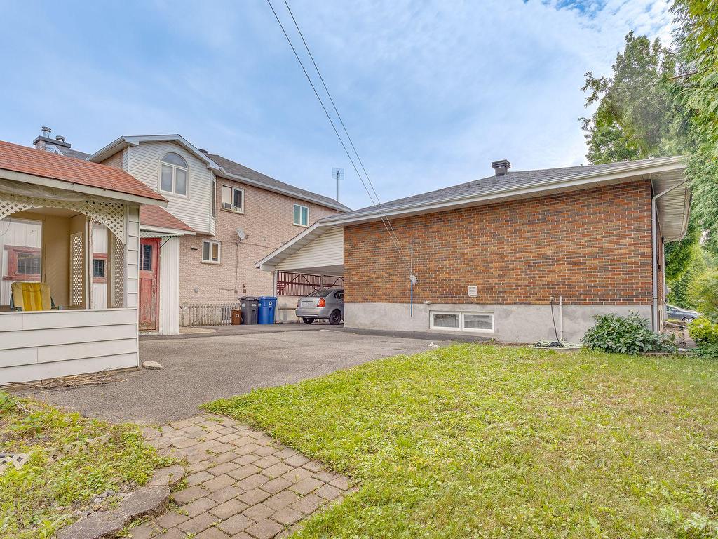 









537


Rue Briggs E.

,
Longueuil (Le Vieux-Longueuil),




QC
J4J1R9

