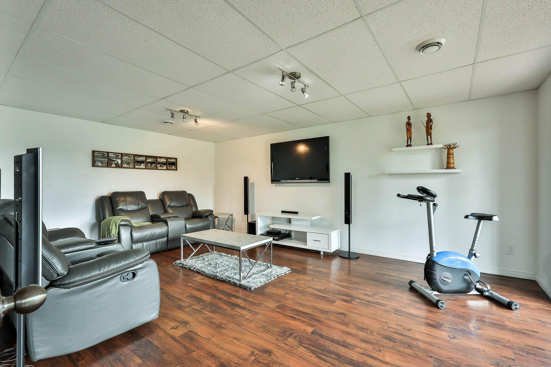 









2060


Côte St-Victor

,
Papineauville,







QC
J0V1R0

