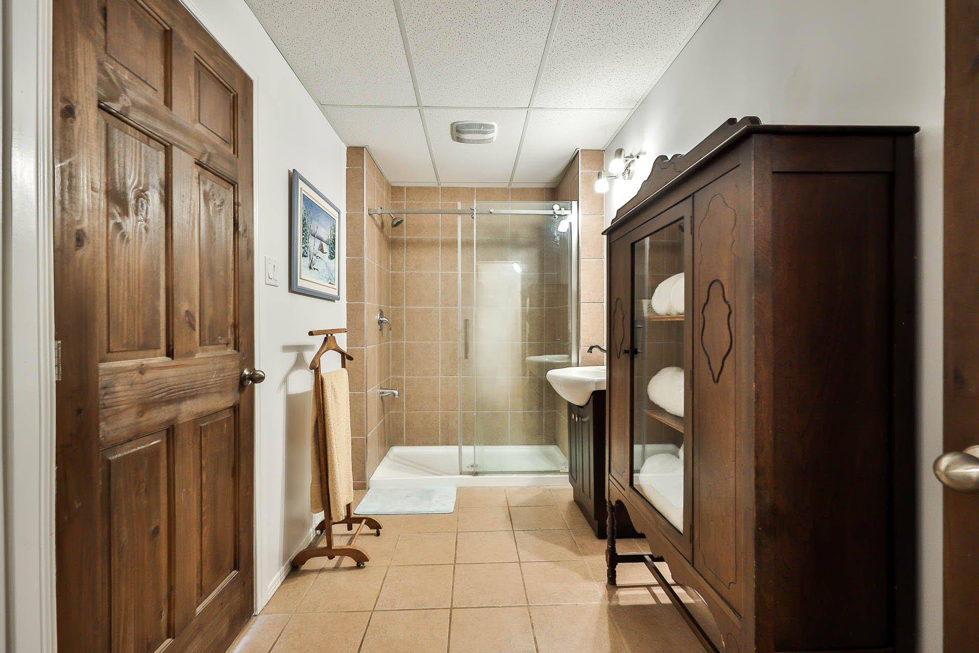 









2060


Côte St-Victor

,
Papineauville,







QC
J0V1R0


