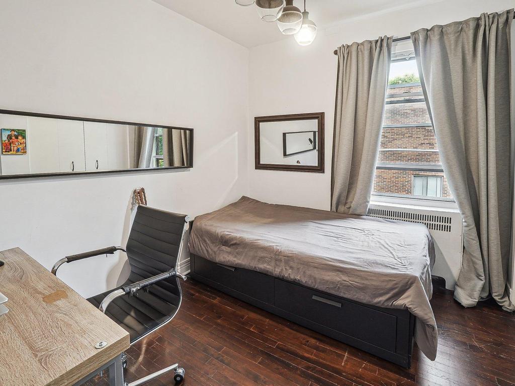









3045

 - 3047


Av. de Brighton

,
Montréal (Côte-des-Neiges/Notre-Dame-de-Grâce),




QC
H3S1T7

