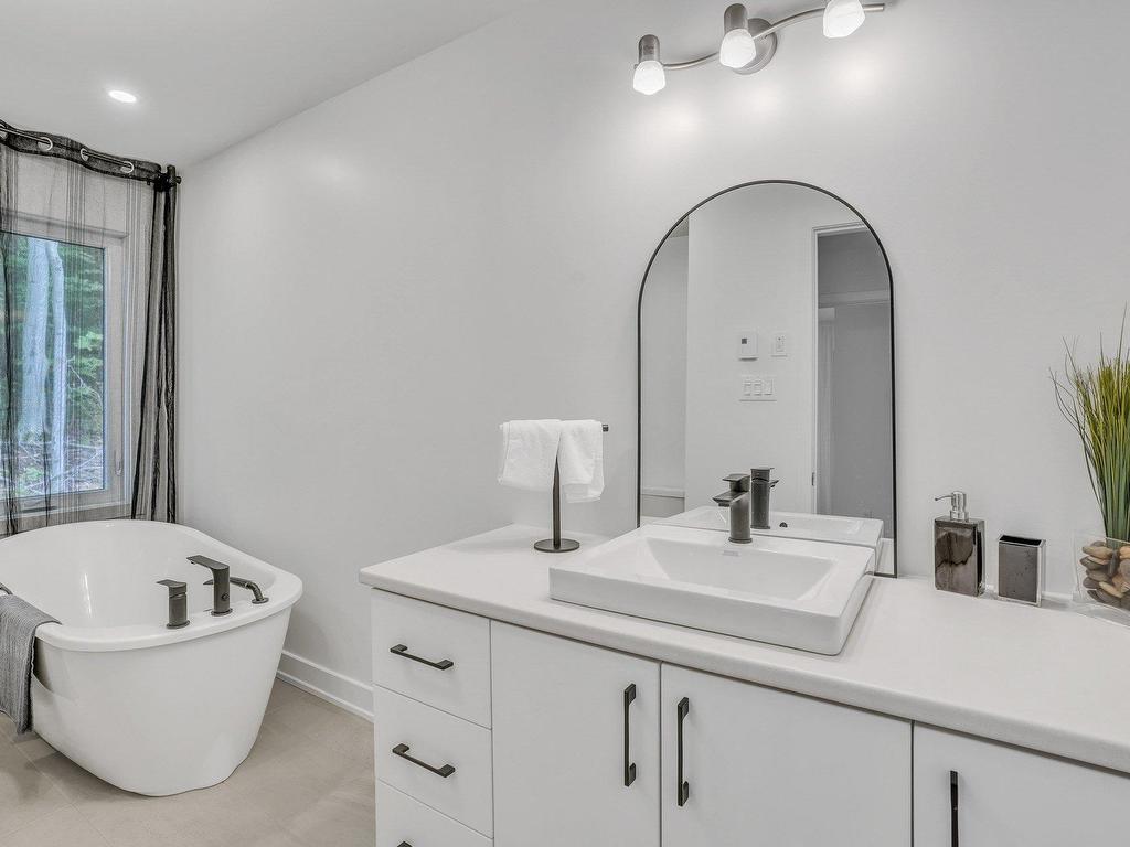 









14A


Ch. Crouch

,
Val-des-Monts,




QC
J8M1M9

