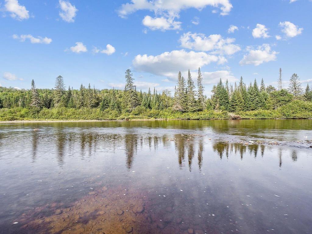 









801


Rue de la Côte-Jaune

,
Chertsey,




QC
J0K3K0

