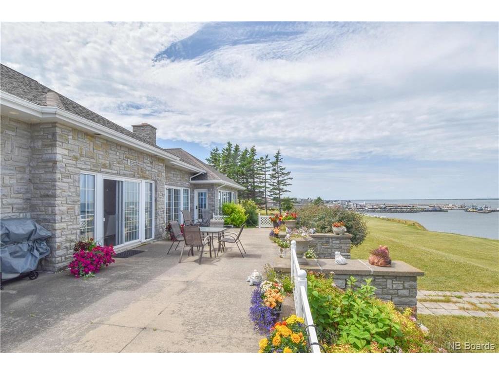 









115


St-Pierre Est

BLVD,
Caraquet,




NB
E1W 1A9

